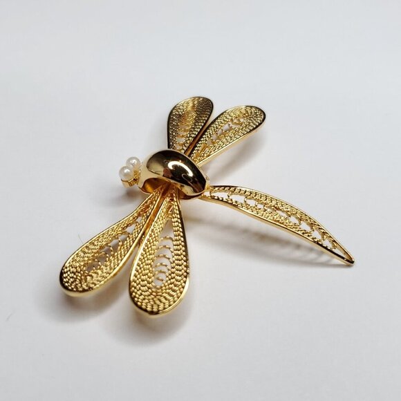 Vintage Avon Filigree Dragonfly Brooch Goldtone Faux Pearls Flying Insect Bug - Picture 2 of 4